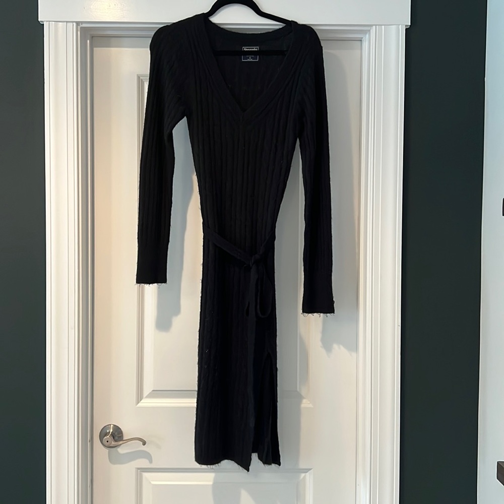 Black V-Neck Long Sleeve Sweater Tie Midi Dress